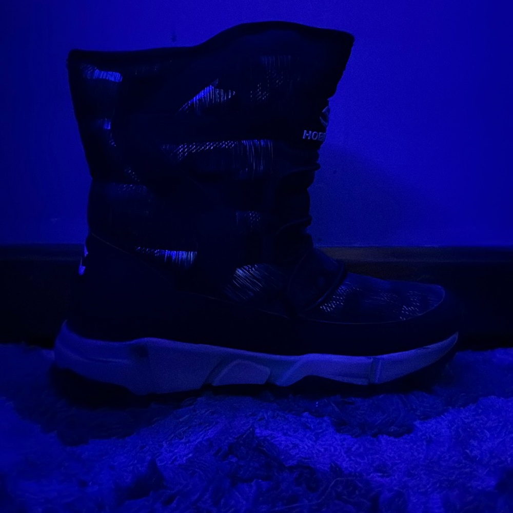 These are nice boots white soft fur in the inside good for playing in the snow